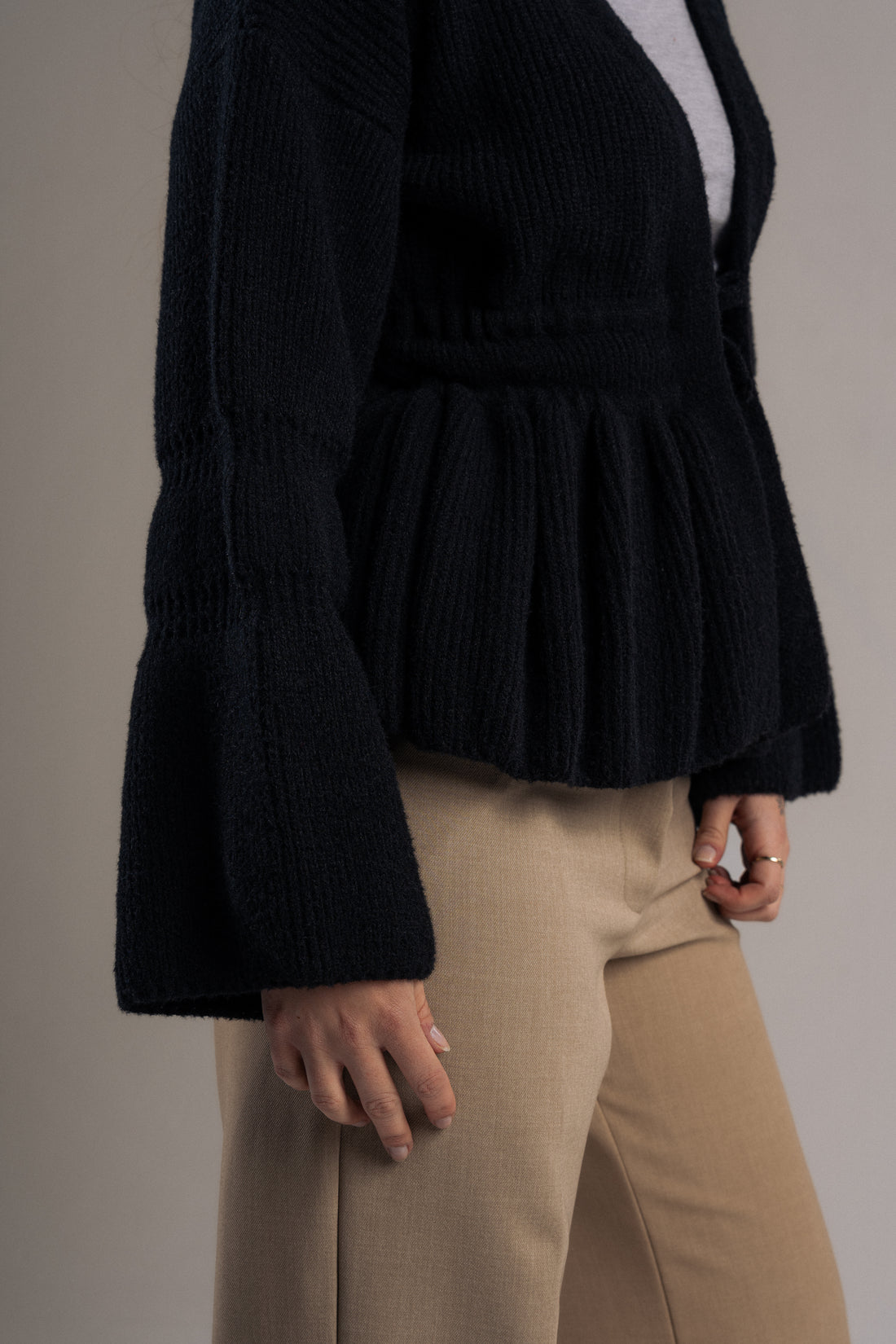 Mystique Cardigan In Black